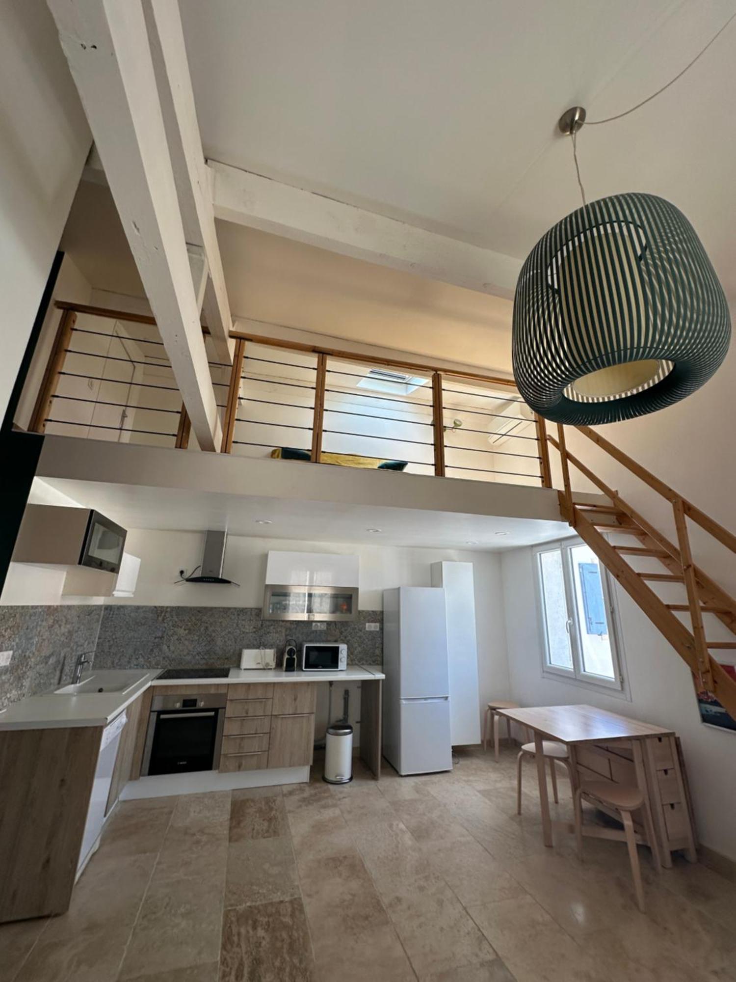 Appartement Avec Vue Sur L Eglise Des Saintes Buitenkant foto